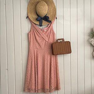 Elegant Lace Midi Dress in Soft Pink